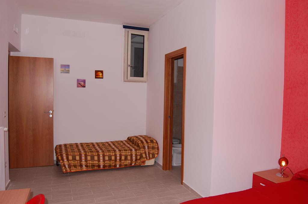 B&B Fenix Trani Quarto foto